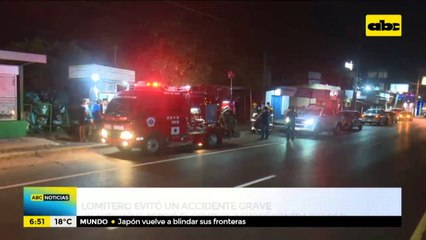 Conductor perdió el control y chocó contra un carrito lomitero