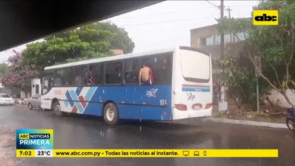 Hinchas fueron detenidos con un arma de fuego