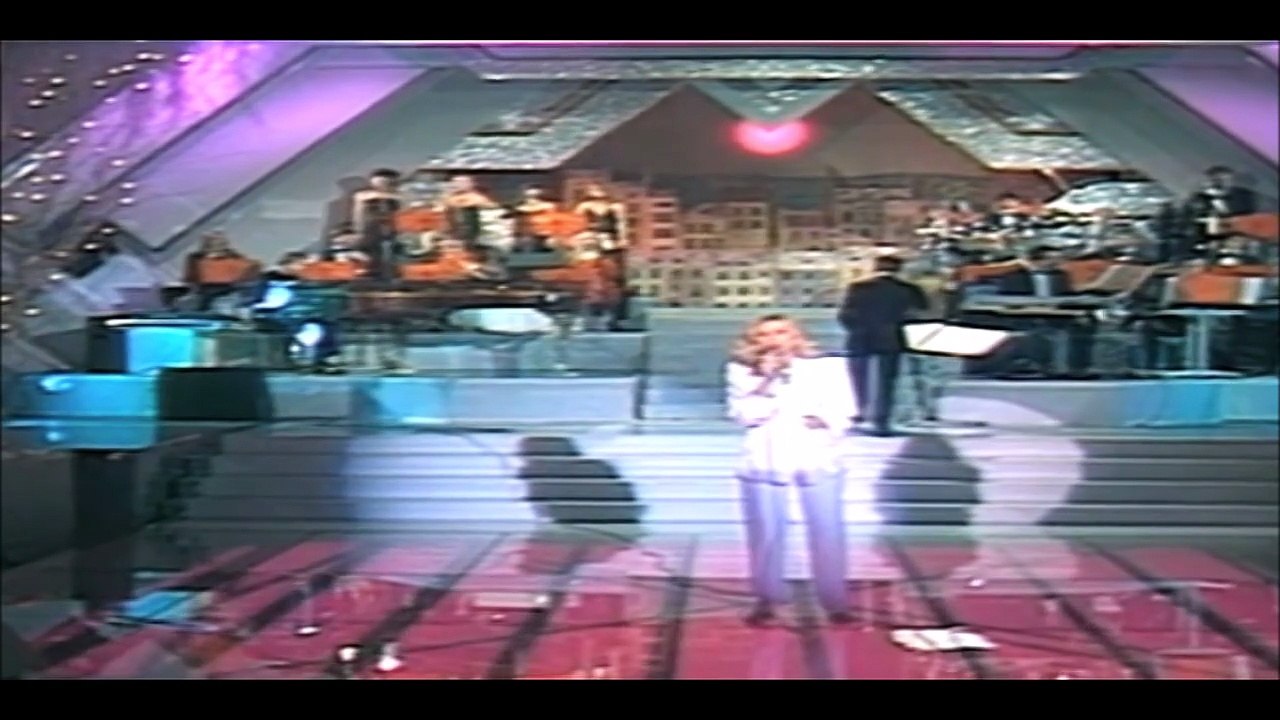 MICHÈLE TORR — Romantique féminine / 1983 | MICHÈLE TORR : “Je m’appelle Michèle”