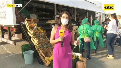 Feria granjera en la costanera de Asunción con precios bajos para la cena de navidad