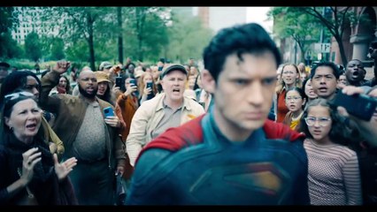 Superman prend très cher dans la nouvelle bande-annonce du film de James Gunn (VF)