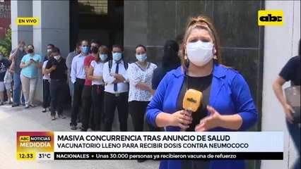 Vacunatorio lleno para recibir dosis contra el neumococo