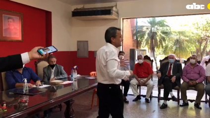 Nelson Argaña tilda a Santi Peña de "porrista" de Cartes