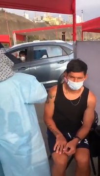 Búfalo Ovelar se puso la tercera dosis y dijo que la vacuna salva vidas