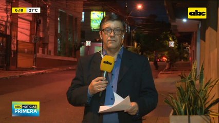 Desarman vehículo arrastrado por raudales