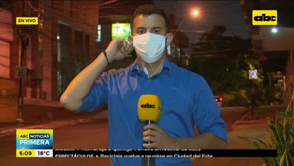 Asaltan tienda de supermercado mayorista y toman de rehenes a funcionarios