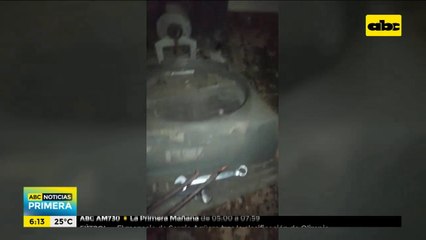 A punto de llevar un aire acondicionado. Sacó de una oficina de una empresa y ya estaba desarmado