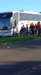 Conductores denuncian supuesto cobro de peajes a los ciudadanos que querían cruzar el sector de cierre en Yasy Cañy