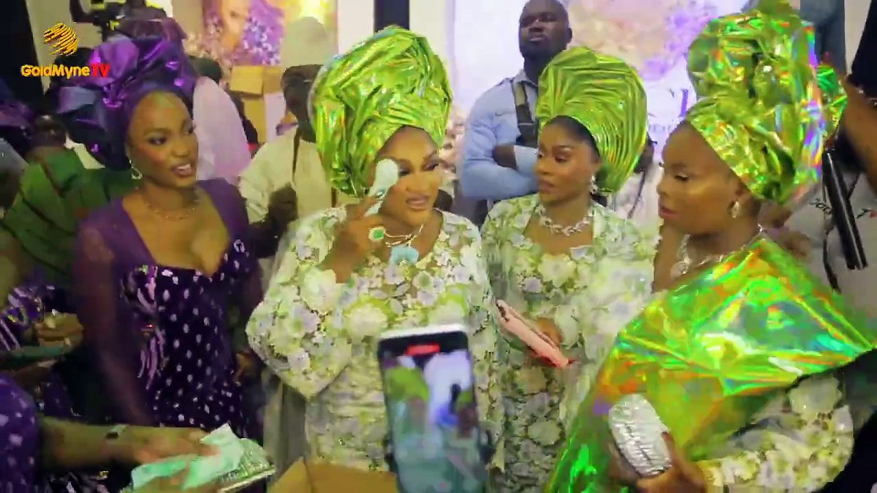 IYABO OJO, OVERSABI AUNTY, KIEKIE AND NKECHI BLESSING ON STAGE WITH SEGUN JOHNSON AT MERCY AIGBE MOM