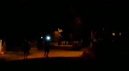 Enfrentamiento entre vecinos e invasores en Villa Elisa 2