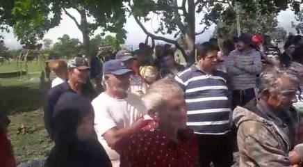 Politizan entrega de víveres en Villa Florida