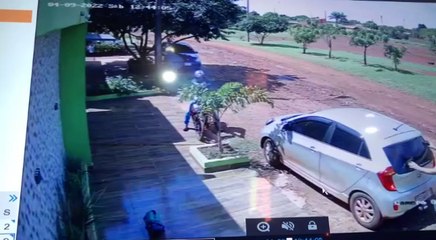 Se defiende a pedradas de sicario que lo quería asesinar