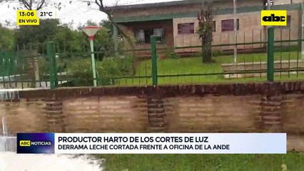 Video: Productor harto de los cortes de luz derrama leche cortada frente a la oficina de la ANDE