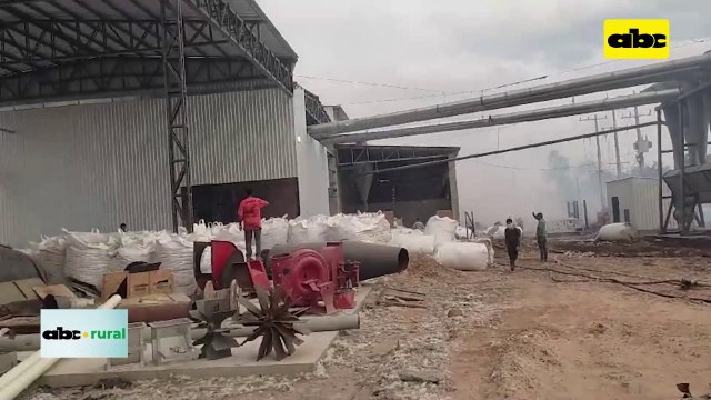 Video: fábrica procesadora de algodón sufrió incendio en el Chaco