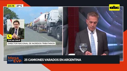 Video: 25 camiones varados en Argentina