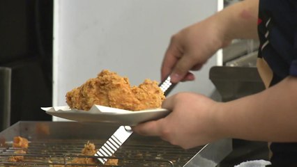 '조리 전 치킨 중량' 표시 의무화...가공식품 꼼수인상 제조 정지 / YTN