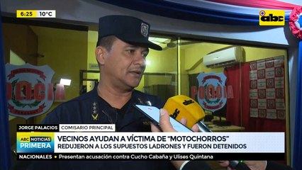 Vecinos ayudan a víctima de "motochorros"