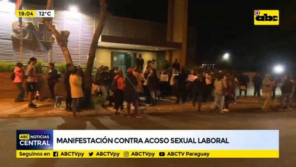 Manifestación de trabajadoras de prensa contra el acoso sexual y laboral frente a Canal 9 - SNT