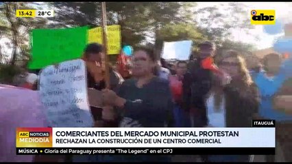 Comerciantes del mercado municipal protestan