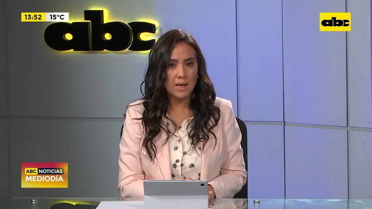 Joven vende sopa para costear sus estudios