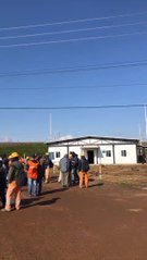 Obreros paraguayos fueron despedidos de la obra Aña Cua