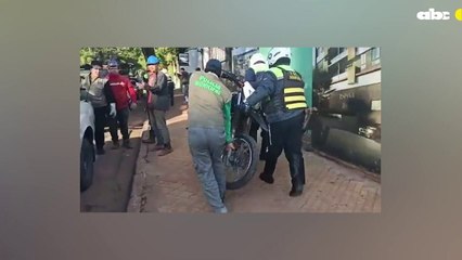 Incidente entre obreros y agentes del pmt.