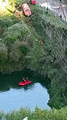 Comienza la búsqueda titánica de la UME de León y la Policía de Asturias de Mari Trini en la balsa de Berbes