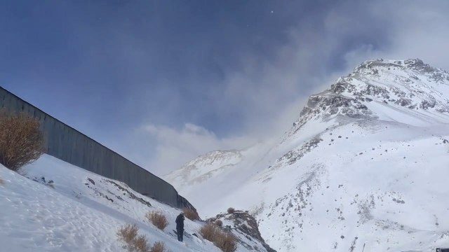 Siguen varados los camiones en la Cordillera de los Andes