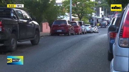 Cuidacoches amenazan con salir a las calles