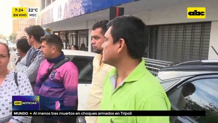Docentes exigen reposición de rubros