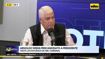 Arnoldo Wiens visita los estudios de ABC Cardinal