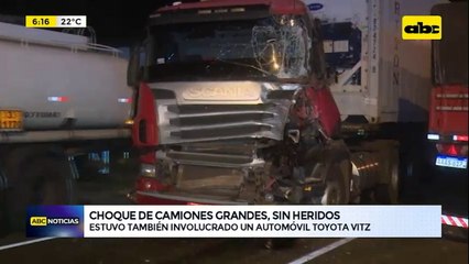 Choque de camiones grandes, sin heridos