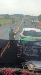 Graban a indígenas cobrando "peajes" sobre la ruta PY03