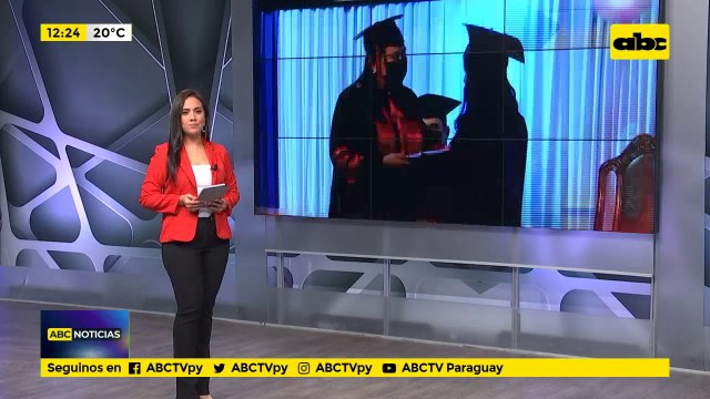 Mejor egresada de Medicina UNA criticó corrupción y maltratos a residentes en ceremonia de graduación