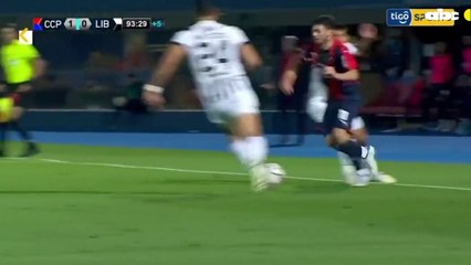 El enojo y golpe de Roque Santa Cruz a Fernando Ovelar