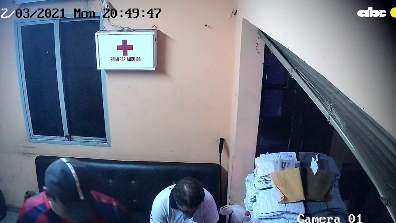 Opertivo Tartufo: videos evidencian coimas para pasar contrabando por el puente de la amistad video 2