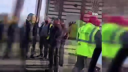 Silivri Botaş tesislerinde yangın ihbarı üzerine çok sayıda ekip bölgeye sevk edildi. Yangın nedeniyle tesislerin boşaltıldığı öğrenildi.