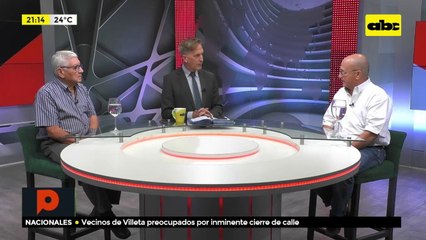 Avión voló con motores apagados y parabrisas rotos