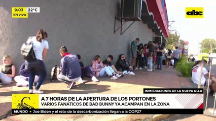 Llegan fanáticos de Bad Bunny