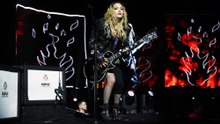 Madonna dispara críticas a Donald Trump por ignorar o Dia Mundial da Aids