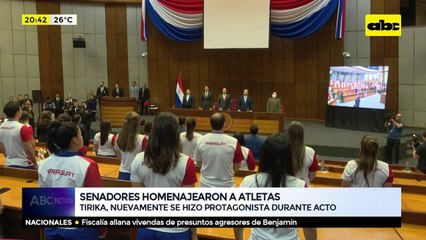 Senadores homenajearon a atletas