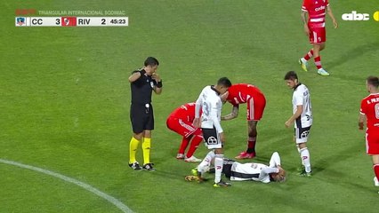 Robert Rojas y el choque de cabezas en la primera jugada en la que participó