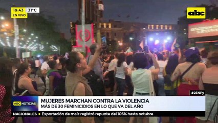 Mujeres marchan contra violencia