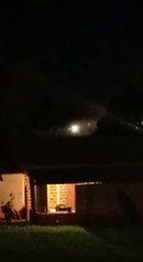 Vídeo: momento en que asaltantes detonan explosivos en banco en Itapúa