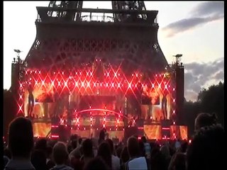 2009 - Johnny Hallyday - Live à la Tour Eiffel, Paris (14 Juillet 2009)