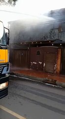 Reportan incendio en bar en zona del Mercado de Abasto
