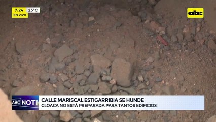 Calle Mcal. Estigarribia se hunde