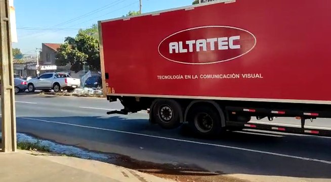 Camión Pierde El Freno Y Embiste Por 15 Vehículos