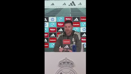 El momento cómico de Xabi Alonso en rueda de prensa