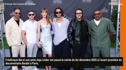 En plein Paris, une célèbre actrice française débarquée par un chauffeur, son amie en fauteuil roulant au cœur de l’histoire